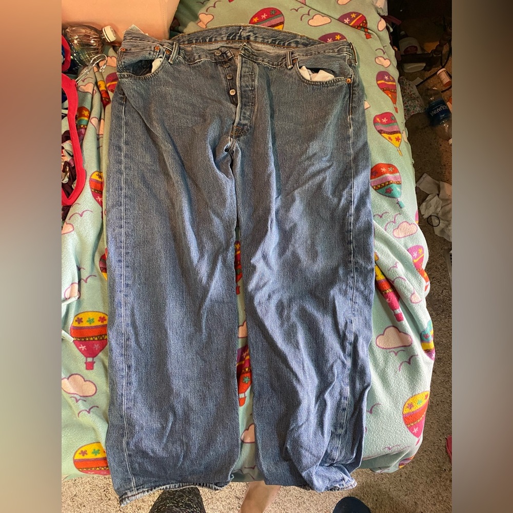 Men’s Levi jeans